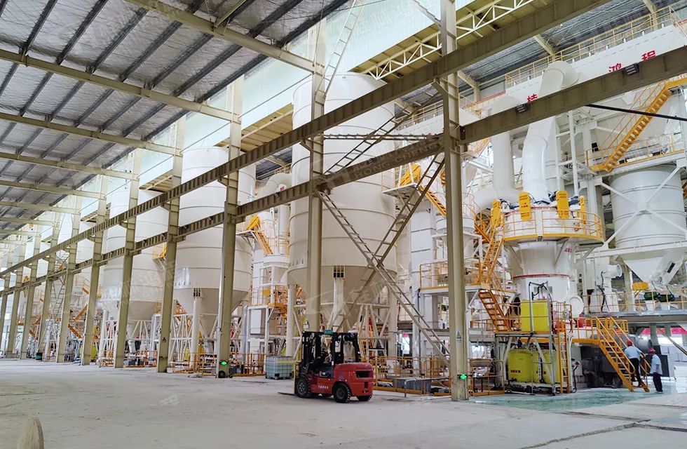 桂林鴻程老總?cè)輻潎偛糜H征‘客戶零距離 共創(chuàng)新未來’服務活動