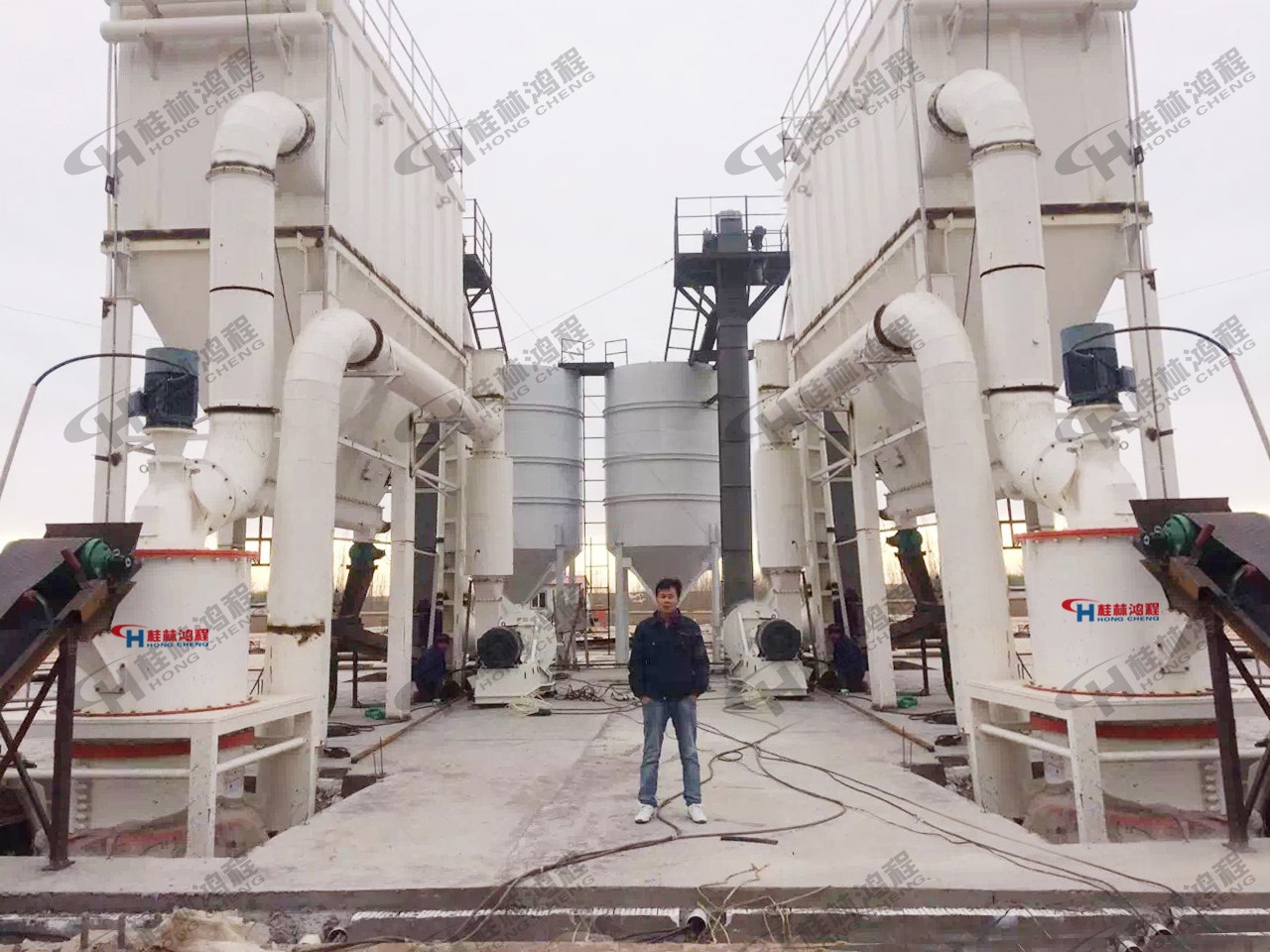 非礦立式磨供應(yīng)商非礦立式磨廠家HCH超細(xì)環(huán)輥磨粉機 非礦立式磨供應(yīng)商非礦立式磨廠家HCH超細(xì)環(huán)輥磨粉機