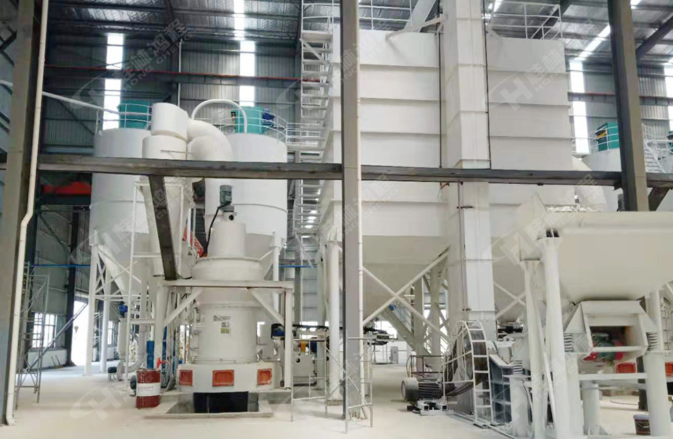 HC縱擺式磨粉機(jī)生石灰粉磨機(jī)精彩客戶(hù)現(xiàn)場(chǎng)，速來(lái)圍觀！