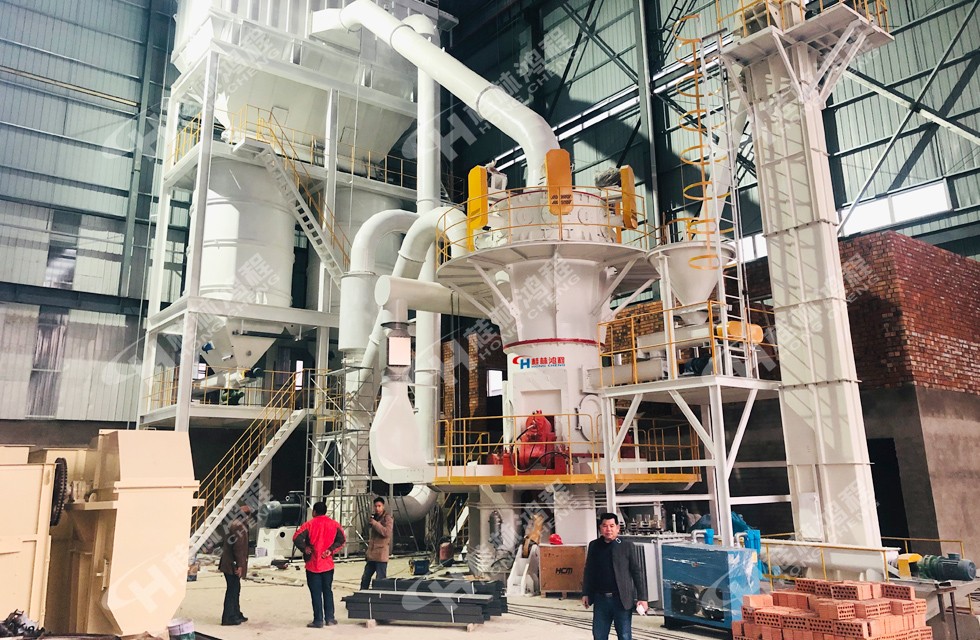 HLMX1300超細粉打礦石粉機器磨機設備：HLMX超細立磨機型號參數(shù)多，價格上百萬到上千萬不等