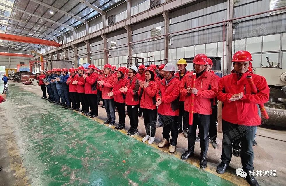 里程碑！桂林鴻程自主研發(fā)HC3000全球大型雷蒙磨正式投入市場！